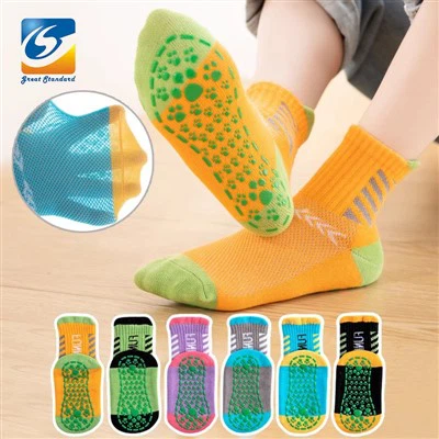 बच्चों के ट्रैम्पोलिन मोज़े