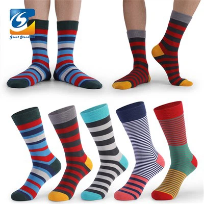 पुरुषों के लिए कॉटन स्ट्राइप्स डिज़ाइन ड्रेस सॉक्स